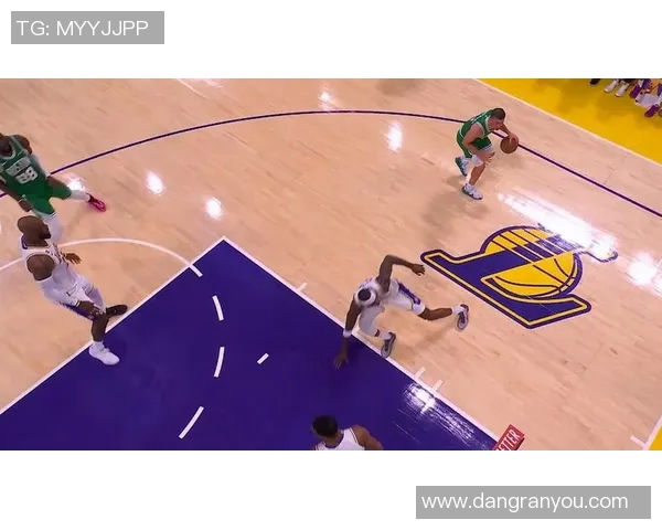 NBA交易截止日前夕各队补强动作频繁压哨签约引发新赛季格局关注